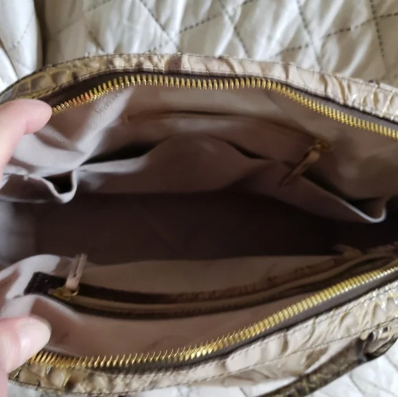 Brahmin handbag,  made from the finest Italian leather, color Brown. - Picture 5 of 5